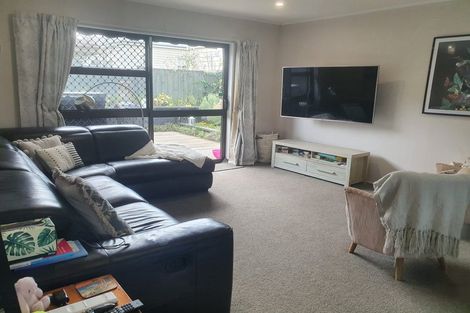 Photo of property in 2/10 Onslow Road, Papakura, 2110