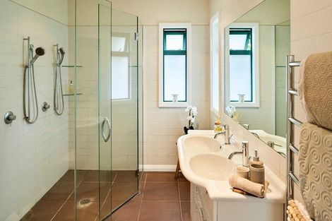 Photo of property in 7 Russo Terrace, Eastbourne, Lower Hutt, 5013