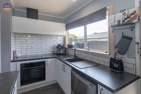 Photo of property in 2/608 Heretaunga Street East, Parkvale, Hastings, 4122