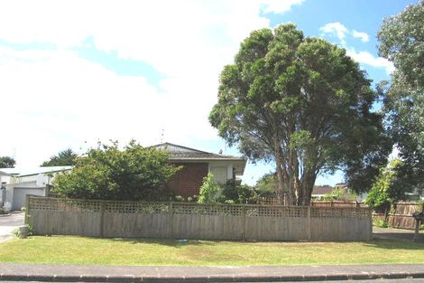 Photo of property in 1/7 Salamanca Road, Sunnynook, Auckland, 0620