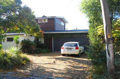 Photo of property in 17 Cresswell Avenue, Governors Bay, Lyttelton, 8971