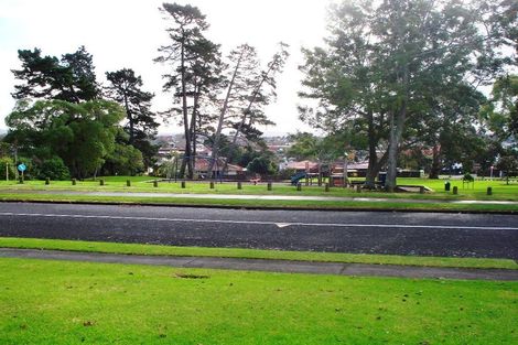 Photo of property in 2/25 Cromdale Avenue, Highland Park, Auckland, 2010