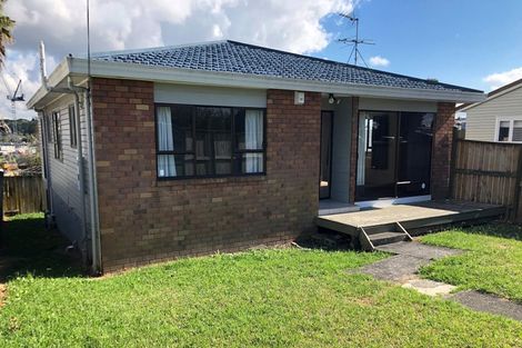 Photo of property in 1/68 College Road, Northcote, Auckland, 0627