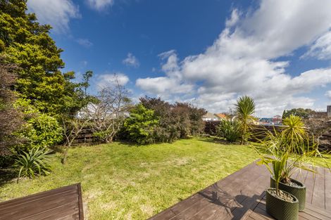 Photo of property in 15 Tyndall Street, Palmerston North, 4414