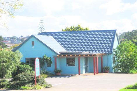 Photo of property in 147 Henderson Valley Road, Henderson, Auckland, 0612