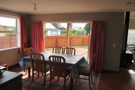 Photo of property in 1 Frances Street, Waikanae Beach, Waikanae, 5036