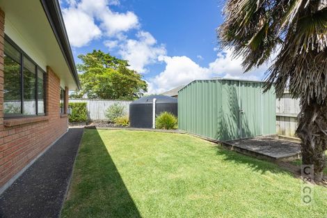 Photo of property in 42 Gilbransen Road, Kumeu, 0810