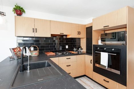 Photo of property in 2 Given Street, Havelock North, 4130