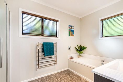 Photo of property in 233 Caroline Drive, Maunganamu, Taupo, 3379