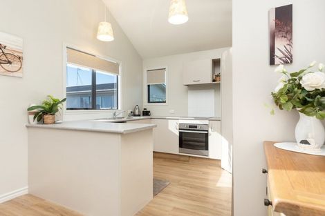 Photo of property in 100b Simpson Road, Papamoa Beach, Papamoa, 3118