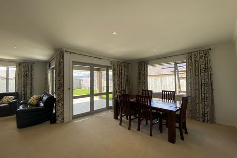 Photo of property in 8 Teatree Close, Huntington, Hamilton, 3210