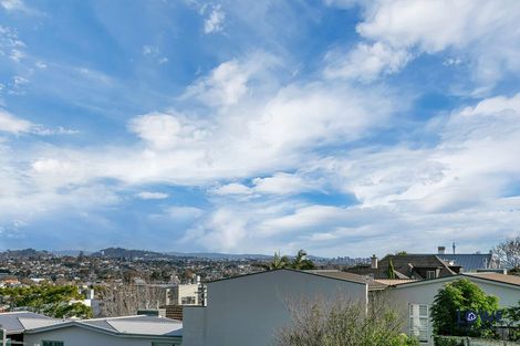 Photo of property in 8/805 Riddell Road, Saint Heliers, Auckland, 1071