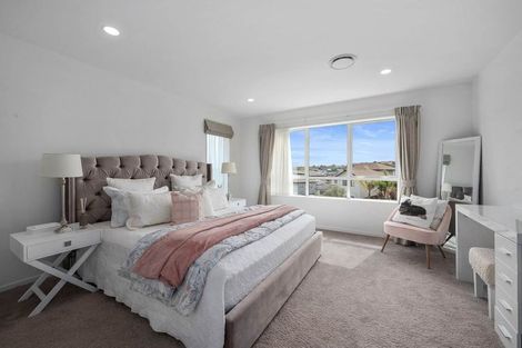 Photo of property in 18 Parkview Drive, Gulf Harbour, Whangaparaoa, 0930