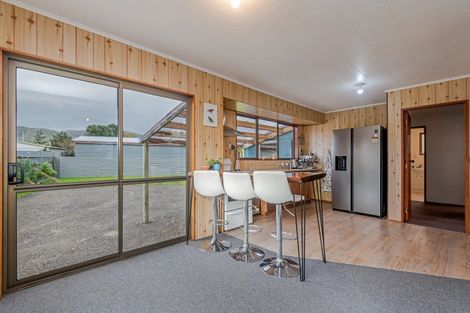 Photo of property in 32 Rata Street, Tokomaru, Palmerston North, 4474