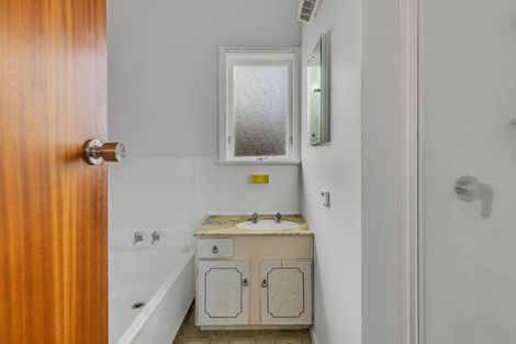 Photo of property in 48 Wainui Avenue, Point Chevalier, Auckland, 1022