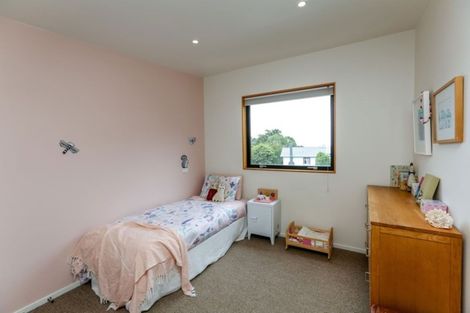 Photo of property in 76 Cutfield Road, New Plymouth, 4310