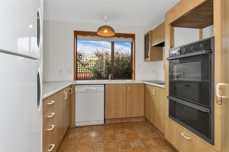 Photo of property in 2/11 Rossiter Avenue, Redwood, Christchurch, 8051