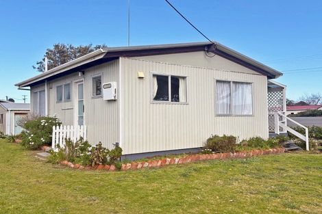 Photo of property in 67 Koputara Road, Himatangi Beach, Foxton, 4891