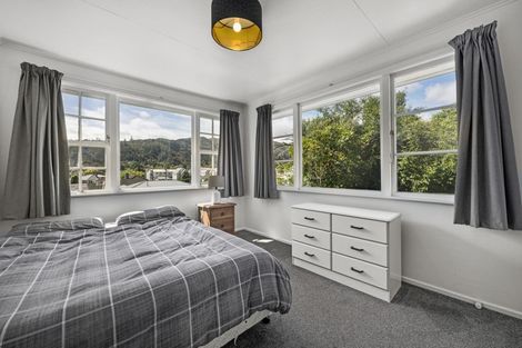 Photo of property in 16 Rintoul Grove, Stokes Valley, Lower Hutt, 5019