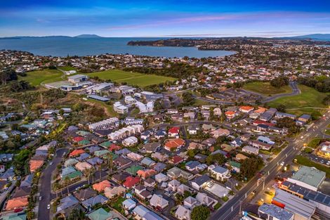 Photo of property in 19 Angel Way, Stanmore Bay, Whangaparaoa, 0932