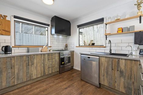 Photo of property in 2/26 Forest Hill Road, Henderson, Auckland, 0612