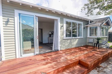 Photo of property in 14 Saint Martins Road, Saint Martins, Christchurch, 8022