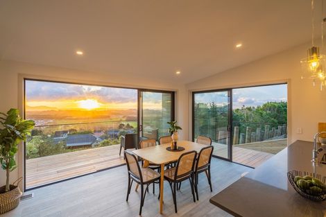 Photo of property in 92 Kotare Street, Waikanae, 5036