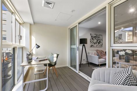 Photo of property in 2e/5 Kent Terrace, Mount Victoria, Wellington, 6011