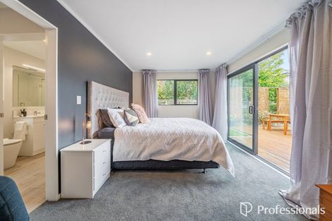 Photo of property in 13 Otamarau Grove, Maungaraki, Lower Hutt, 5010