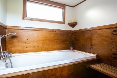 Photo of property in 26 Porterfield Street, Macandrew Bay, Dunedin, 9014