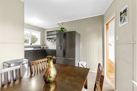 Photo of property in 4 Renfrew Place, Highbury, Palmerston North, 4412