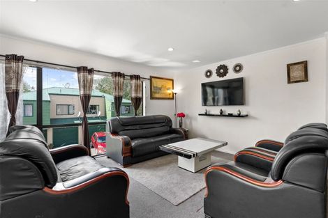 Photo of property in 74 Malaspina Place, Papatoetoe, Auckland, 2025