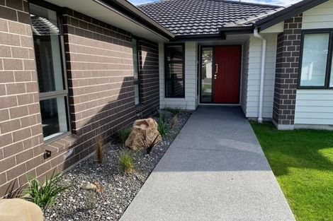Photo of property in 8 Tapuhikura Street, Waikanae, 5036
