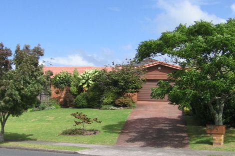 Photo of property in 5 Marina View Drive, West Harbour, Auckland, 0618