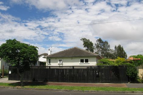 Photo of property in 40 Riro Street, Point Chevalier, Auckland, 1022