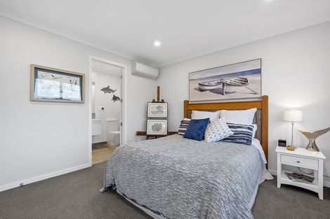 Photo of property in 134 Arran Point Parade, Orewa, 0931