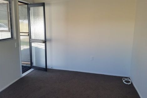 Photo of property in 60 Hillcrest Drive, Kelvin Grove, Palmerston North, 4414