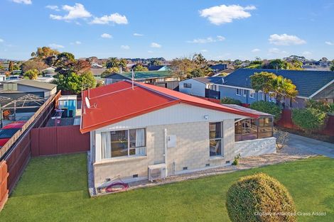 Photo of property in 30 Saint Heliers Crescent, Aranui, Christchurch, 8061