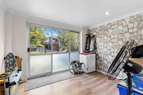 Photo of property in 15 Carlton Terrace, Westown, New Plymouth, 4310