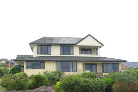 Photo of property in 17 Highcrest Heights, Westmorland, Christchurch, 8025