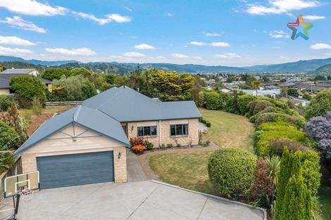Photo of property in 6a Marua Palm Grove, Timberlea, Upper Hutt, 5018