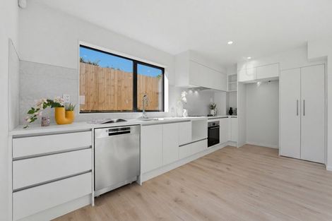 Photo of property in 3 Gill Avenue, Te Atatu Peninsula, Auckland, 0610