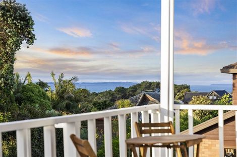 Photo of property in 1/52 Aberdeen Road, Campbells Bay, Auckland, 0620