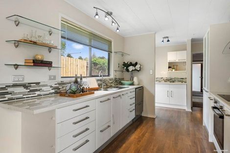 Photo of property in 18 Contessa Drive, Glenfield, Auckland, 0629