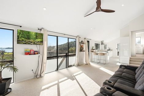 Photo of property in 33 Dingadee Street, Welcome Bay, Tauranga, 3112
