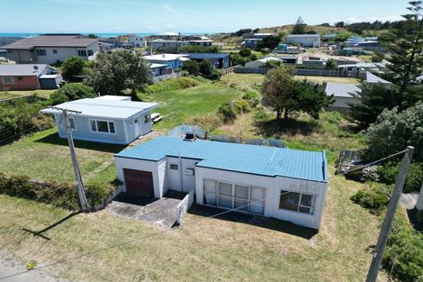 Photo of property in 7 Ocean Beach Street, Foxton Beach, Foxton, 4815