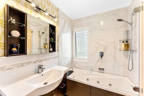 Photo of property in 42 Delaware Grove, Totara Park, Upper Hutt, 5018