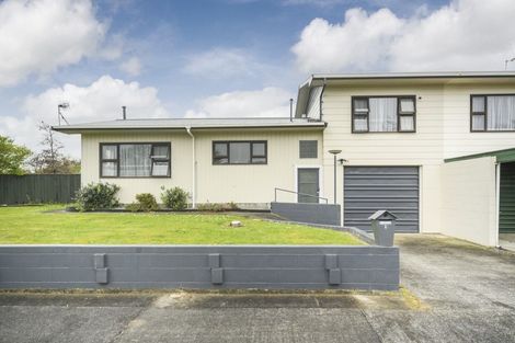 Photo of property in 1 Cohen Place, Milson, Palmerston North, 4414