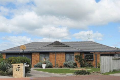 Photo of property in 43 Maesbury Close, Papamoa Beach, Papamoa, 3118