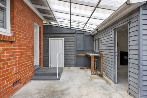 Photo of property in 379 Broadway, Stratford, 4332